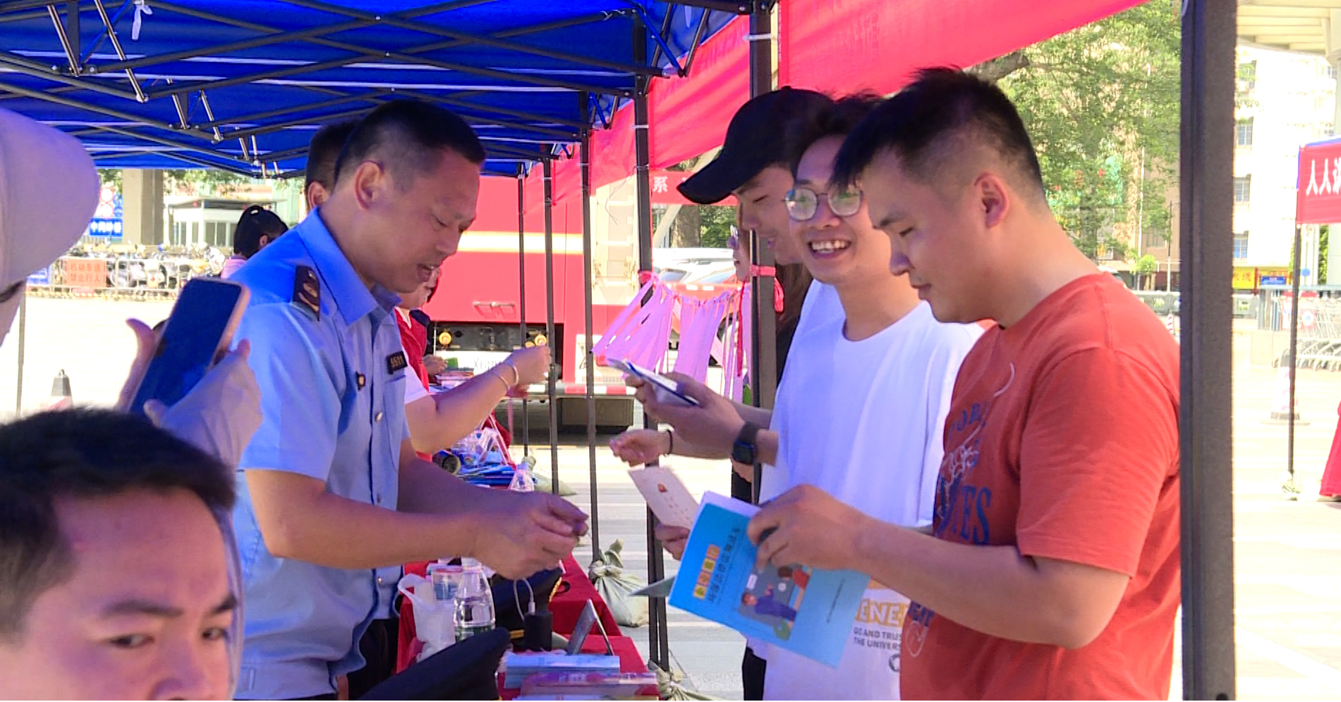 “人人講安全 個(gè)個(gè)會(huì)應(yīng)急” 這個(gè)咨詢?nèi)栈顒?dòng)獨(dú)具特色3.png
