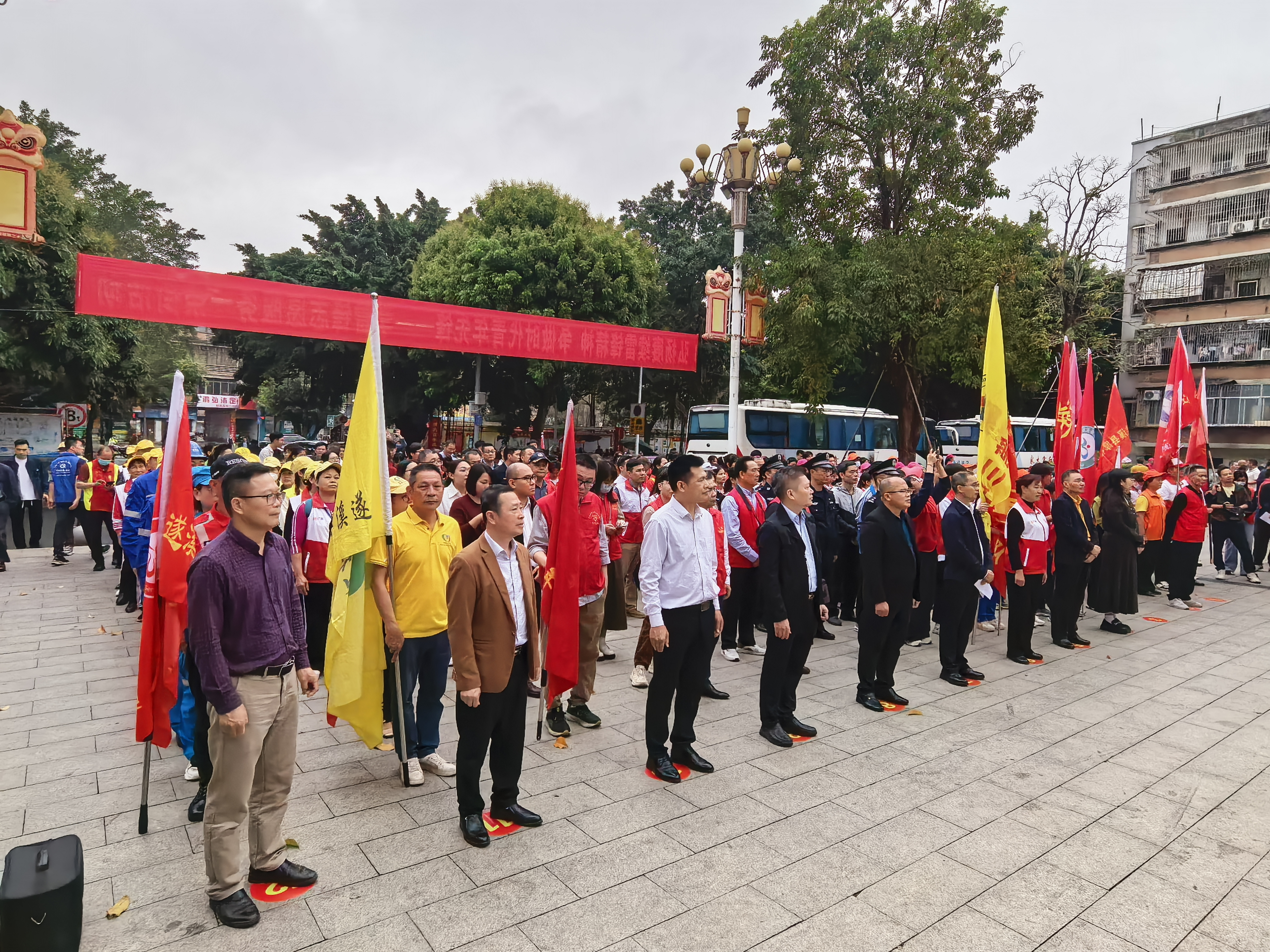 2025年學雷鋒全民志愿服務行動月系列活動啟動儀式現場.jpg