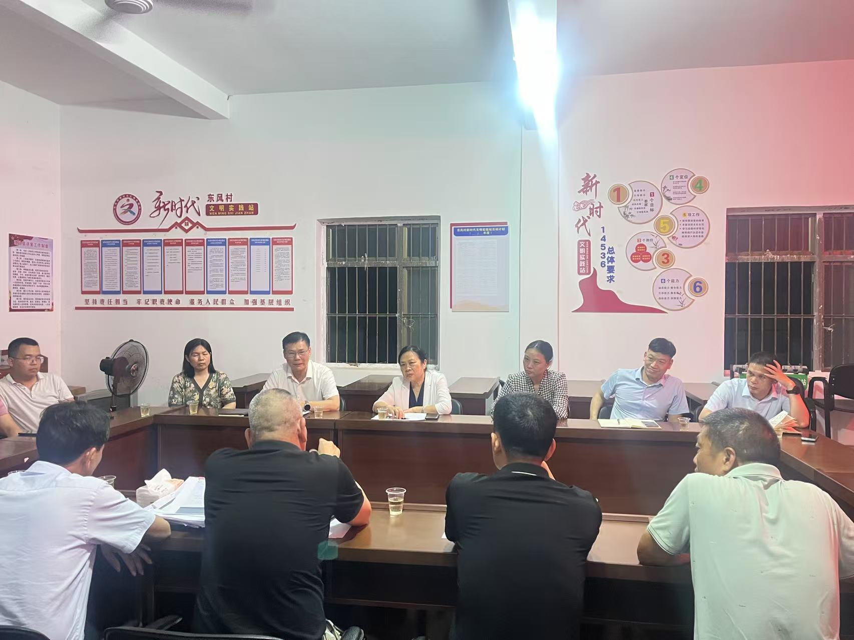 湛江市政協(xié)副主席陳國鳳到城月鎮(zhèn)開展“平安夜訪”活動
