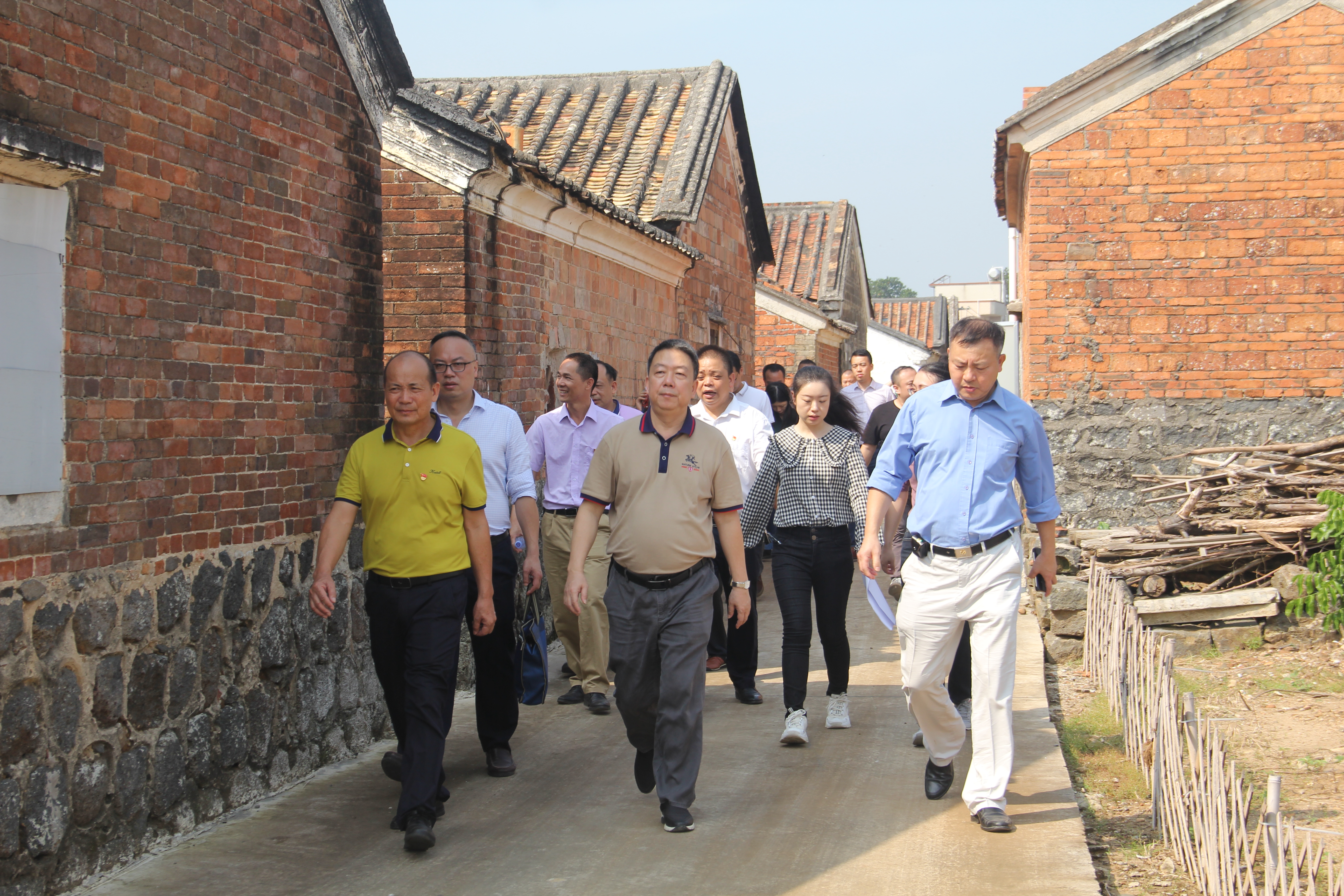 卓志強廳長率隊到遂溪縣嶺北鎮(zhèn)西塘村調研.JPG